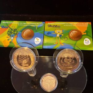 JOGOS OLIMPICOS RIO 2016 MEDALHA DO MASCOTE VINICIUS EM BRONZE EM CASULO E ESTOJO ORIGINAL DA CASA DA MOEDA